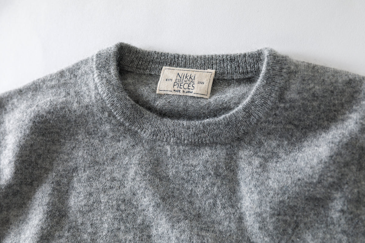 Nikki ESSENTIAL PIECE / Lightweight All-yak Crewneck - Gray
