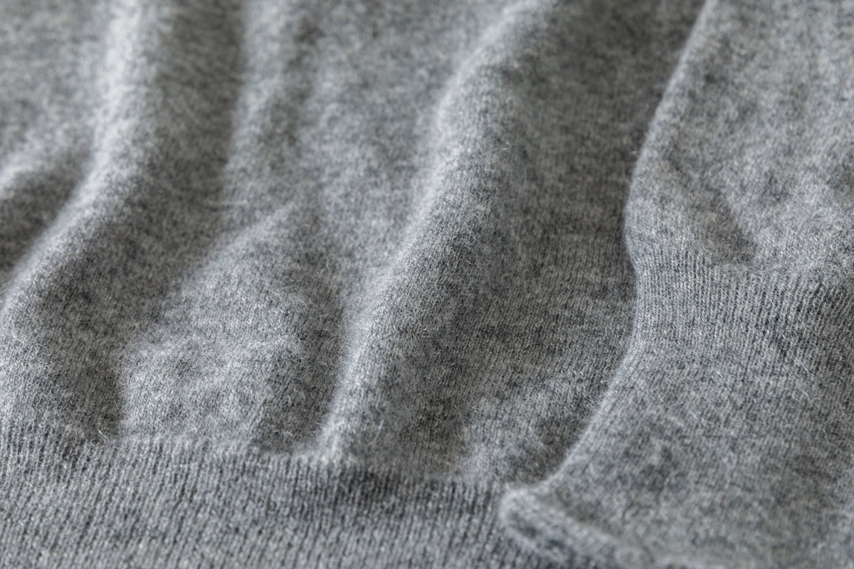 Nikki ESSENTIAL PIECE / Lightweight All-yak Crewneck - Gray