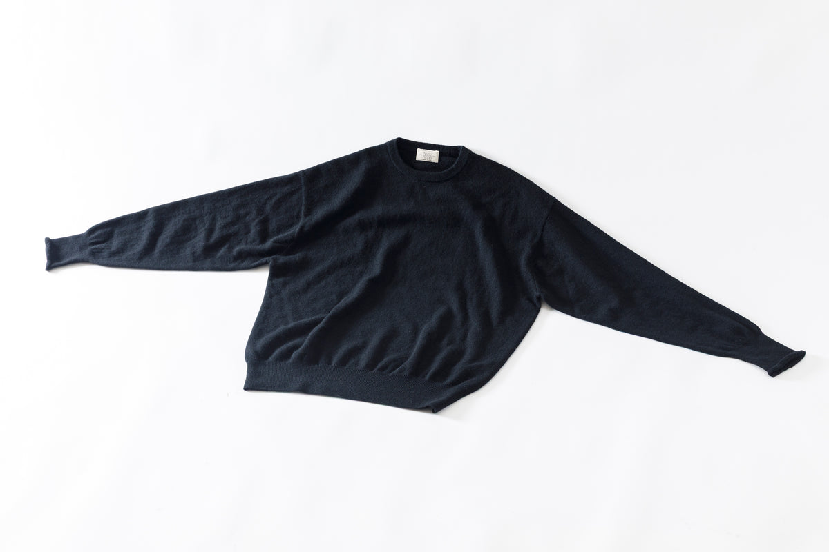 Nikki ESSENTIAL PIECE / Lightweight All-yak Crewneck - Black