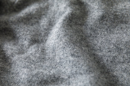 Nikki ESSENTIAL PIECE / Lightweight All-yak Crewneck - Gray