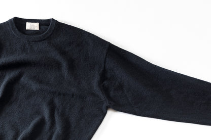 Nikki ESSENTIAL PIECE / Lightweight All-yak Crewneck - Black