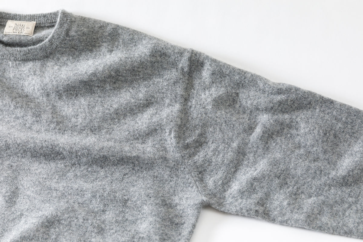 Nikki ESSENTIAL PIECE / Lightweight All-yak Crewneck - Gray