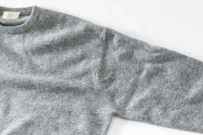 Nikki ESSENTIAL PIECE / Lightweight All-yak Crewneck - Gray