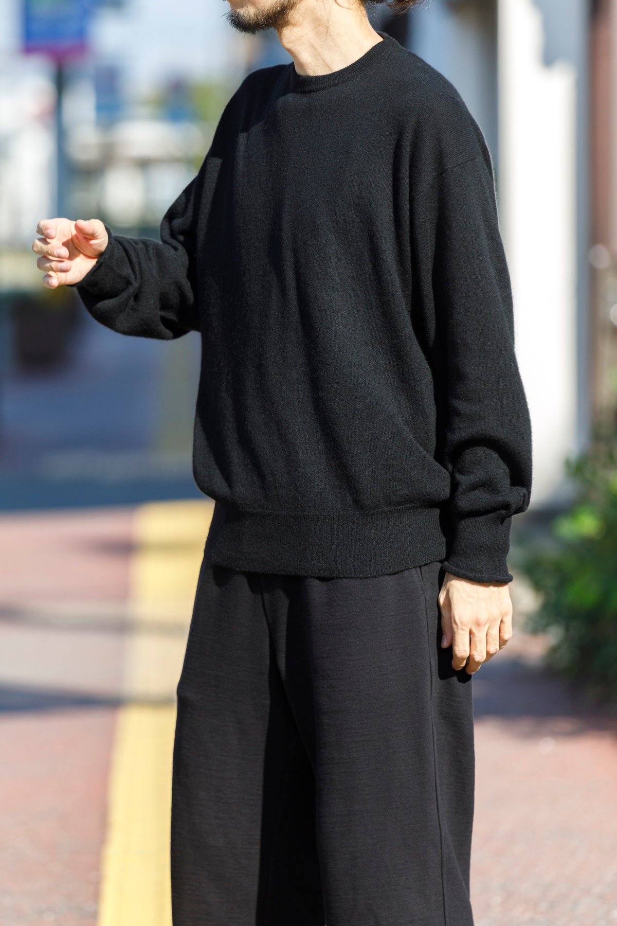 Nikki ESSENTIAL PIECE / Lightweight All-yak Crewneck - Black