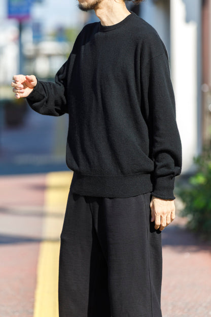 Nikki ESSENTIAL PIECE / Lightweight All-yak Crewneck - Black