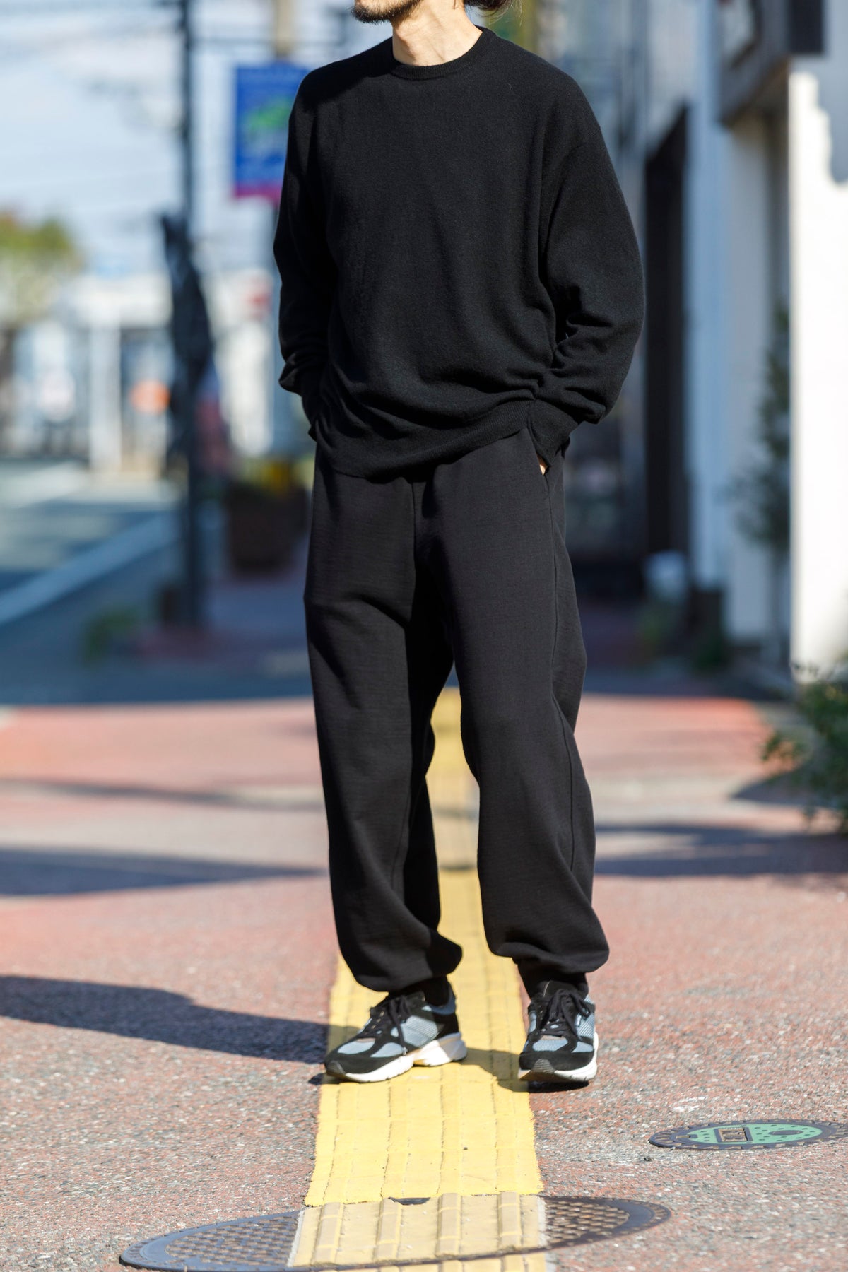Nikki ESSENTIAL PIECE / Lightweight All-yak Crewneck - Black