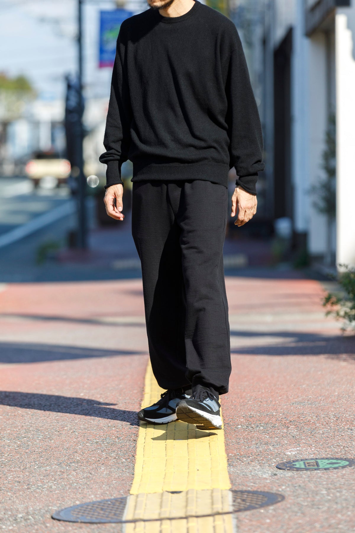 Nikki ESSENTIAL PIECE / Lightweight All-yak Crewneck - Black