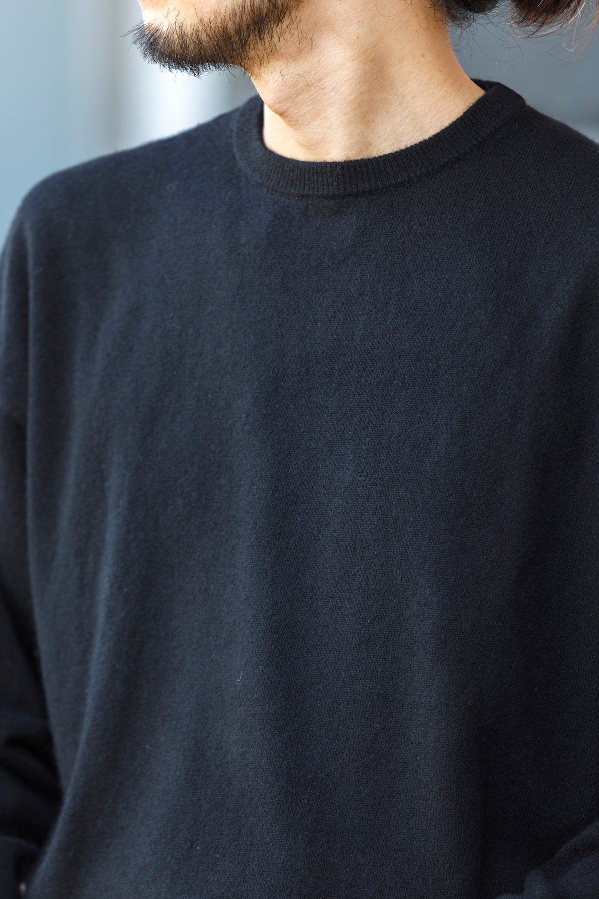 Nikki ESSENTIAL PIECE / Lightweight All-yak Crewneck - Black