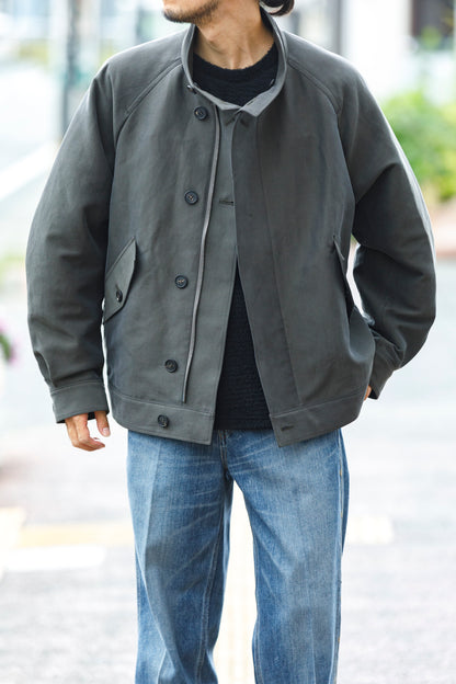 山内 / 26221 シルクコットンクロス・ジップジャケット - KHAKI