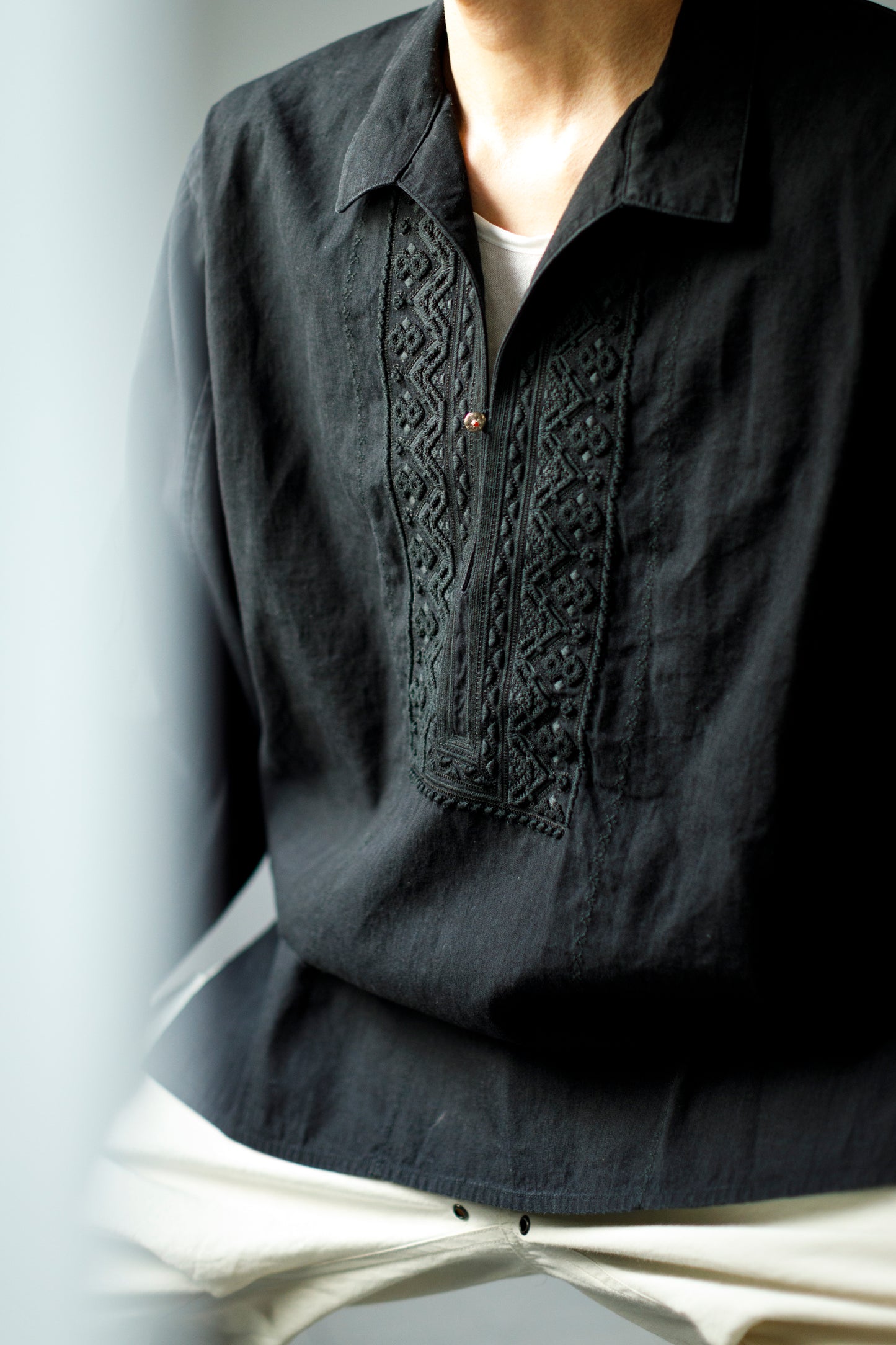 SARTO / COTTON CHANMBRAY EMBROIGERY SHIRT - BLACK