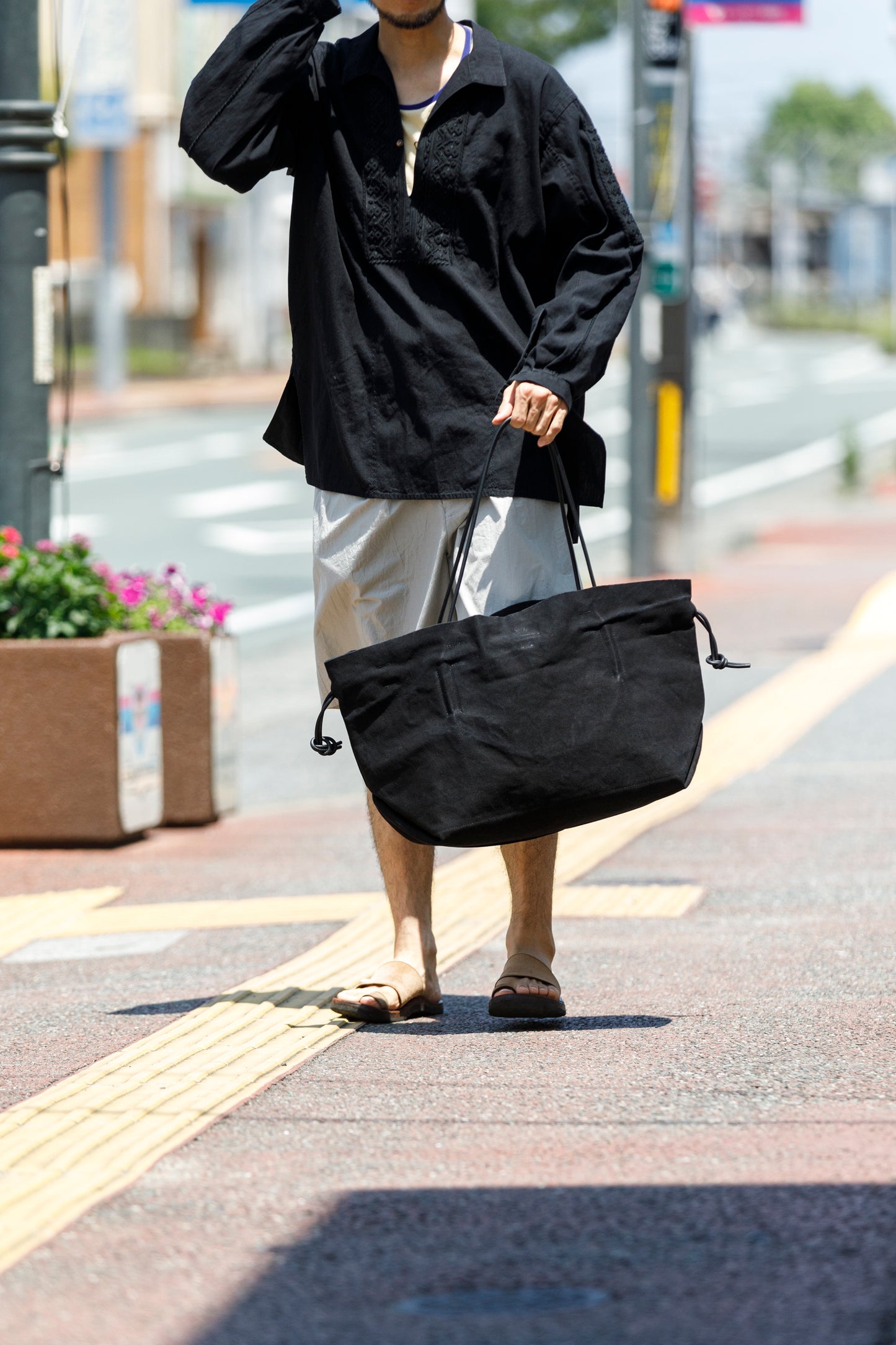 AMIACALVA / A071 SCARECROW TOTE(M) - Black