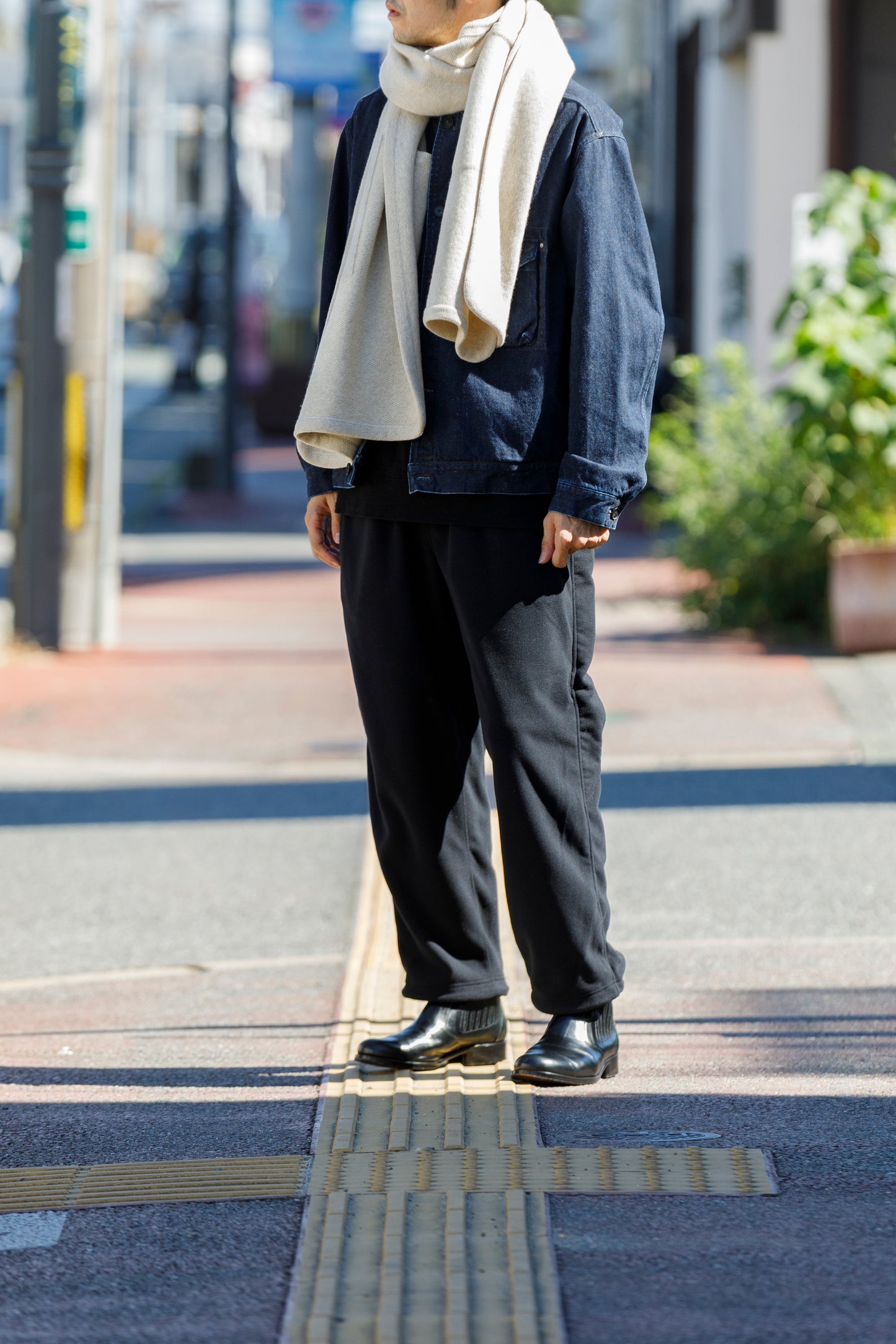 Nikki ESSENTIAL PIECE  / Felting Wool Over Stole - White×Beige