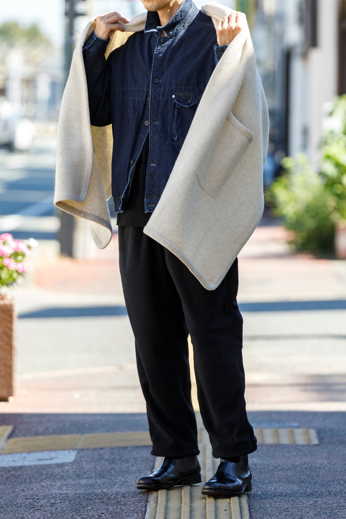 Nikki ESSENTIAL PIECE  / Felting Wool Over Stole - White×Beige