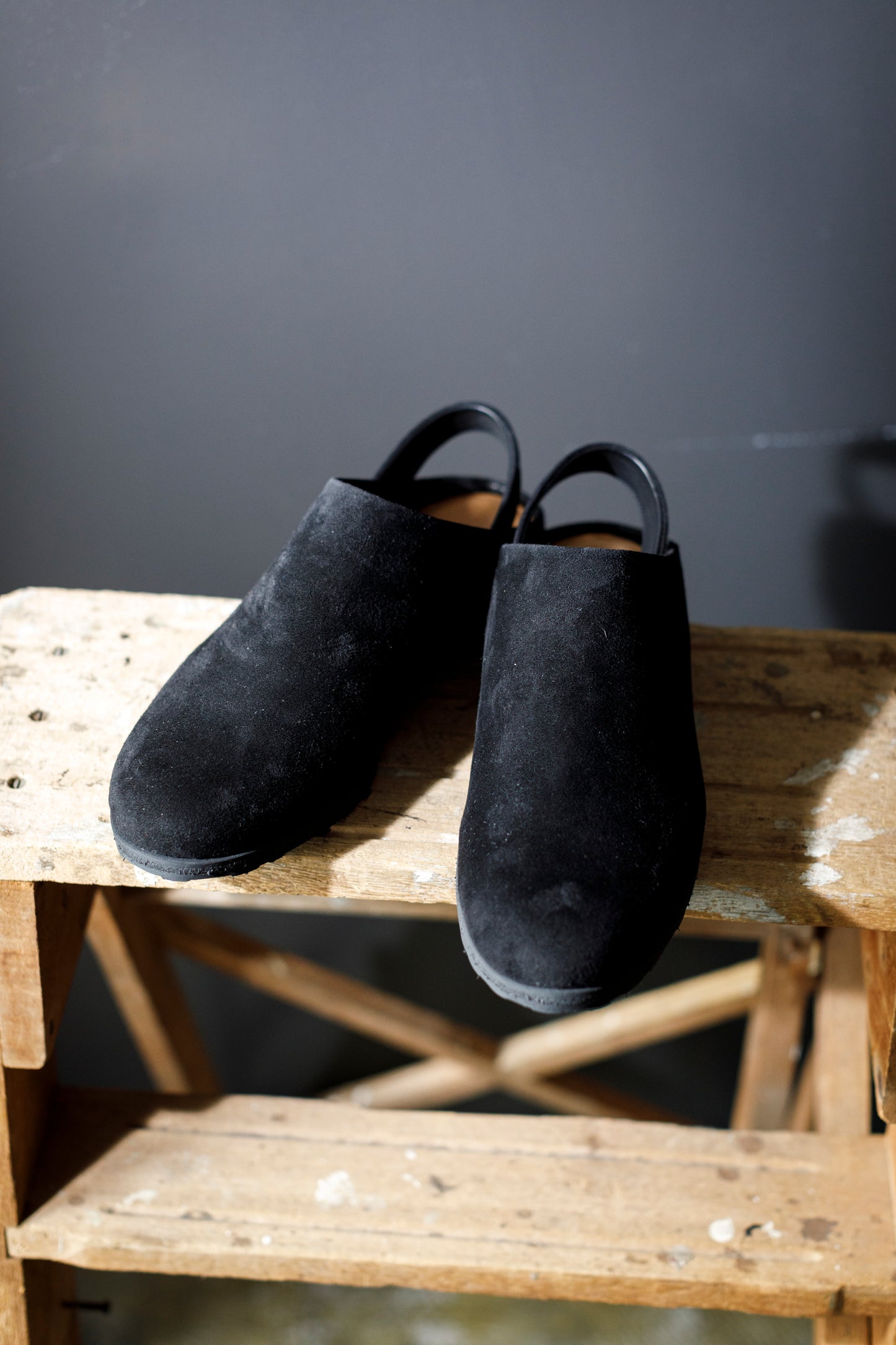PETROSOLAUM × JAN-JAN VAN ESSCHE / SABOT / DEER SUEDE - Black