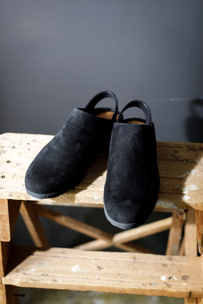 PETROSOLAUM × JAN-JAN VAN ESSCHE / SABOT / DEER SUEDE - Black