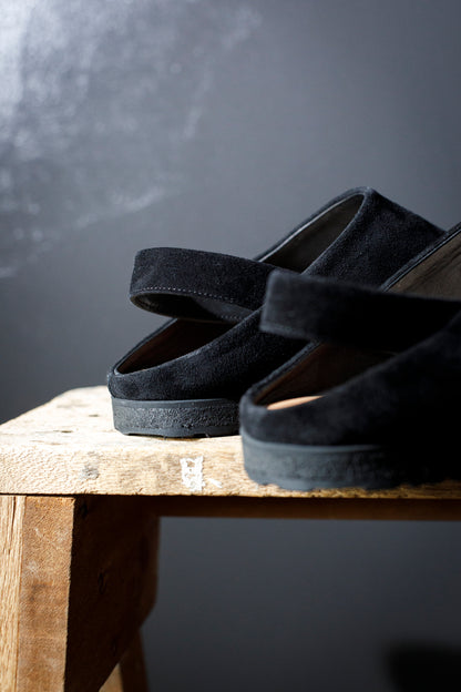 PETROSOLAUM × JAN-JAN VAN ESSCHE / SABOT / DEER SUEDE - Black