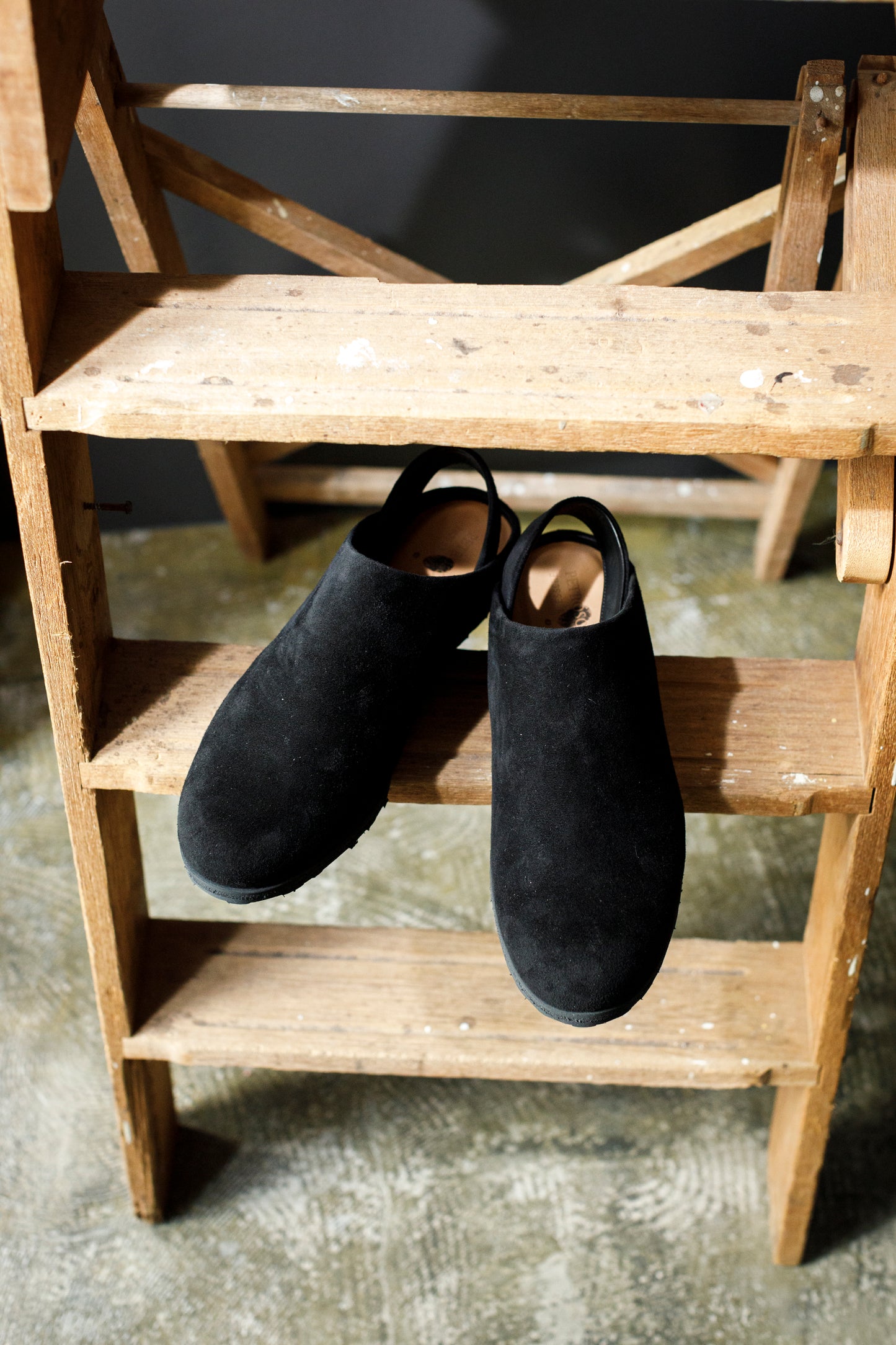 PETROSOLAUM × JAN-JAN VAN ESSCHE / SABOT / DEER SUEDE - Black